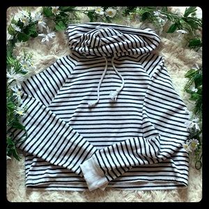 Cropped hoodie